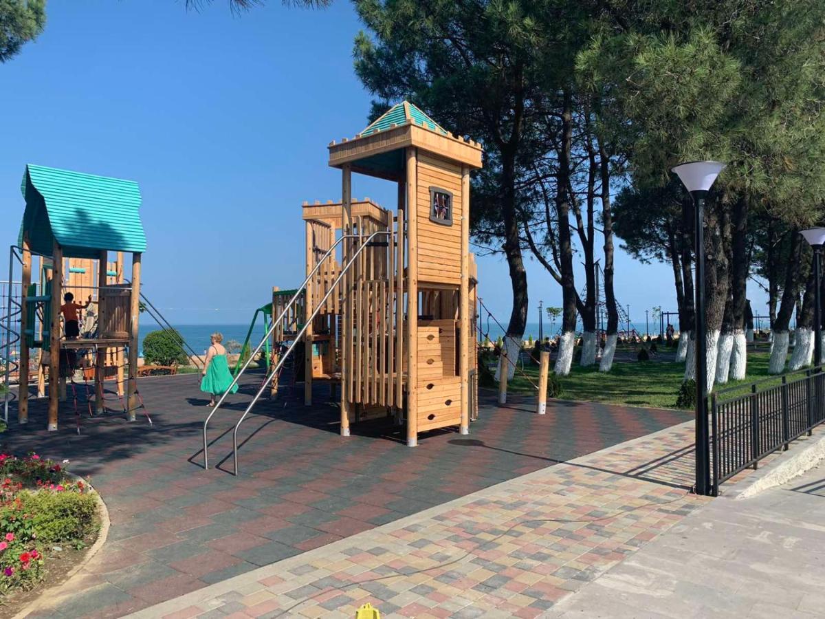 Guest House Kobuleti Esterno foto