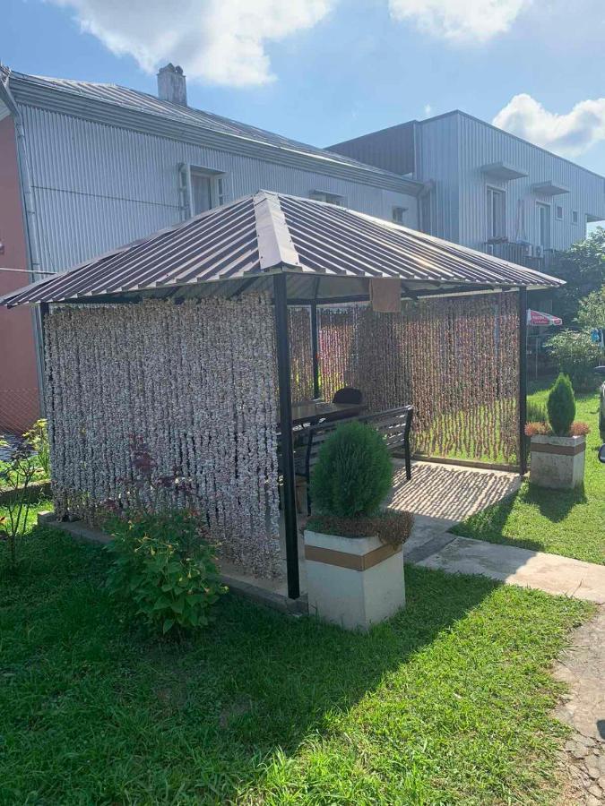 Guest House Kobuleti Esterno foto